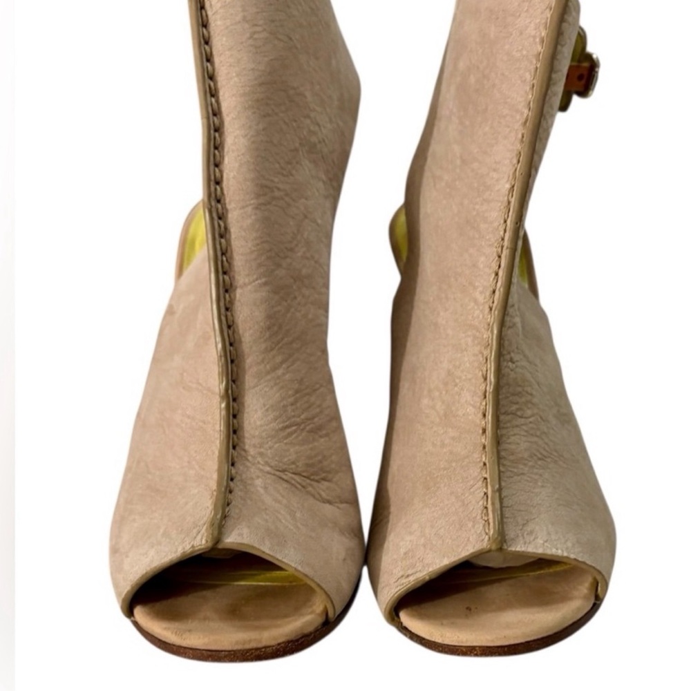 CoachTan Leather Peptoe Heels Size 7 block heel buckle in back of ankle i - Picture 6 of 8